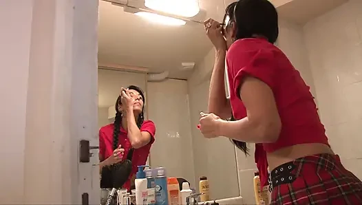 Azgın esmer orta yaşlı seksi kadın için anal sikiş