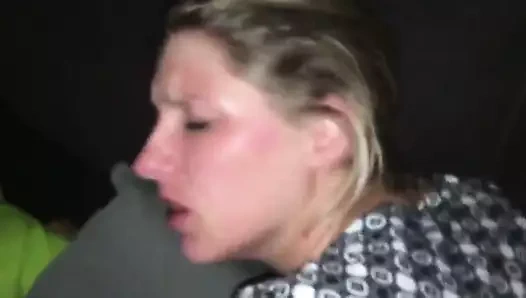 Seksi olgun köpek anal sikme