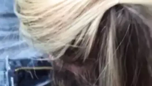 Laury arabada yürüyüşe iyi bir emme verir