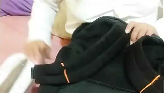 Üniversiteden sonra eve azgın geldim çünkü öğretmenim amcığıma dokundu