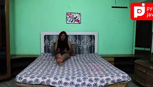 shower k baad cum chut ma chudwaya or fir nangi hi leti rhi