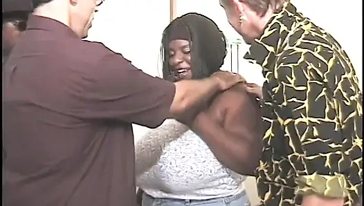 Siyah sürtük bu ağır grup sekste gidecek kadar ete sahip