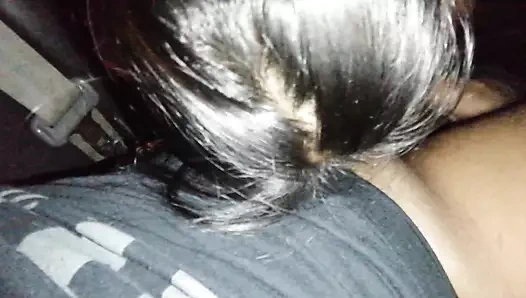 Yağ masajı kız büyük horoz lanet makineden korkuyor