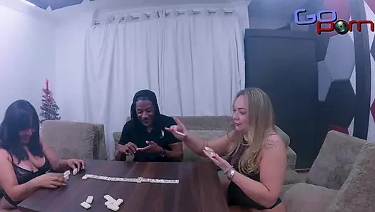 Domino Oyunu Gerçekle Biter Ya Da Çok Fazla Fahişelik Ile Meydan Okur