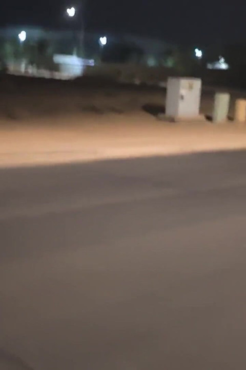 Sokak Işıklarının Altında!