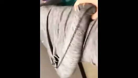 Şimdi bir giyim mağazasında böyle sikişiyorsun