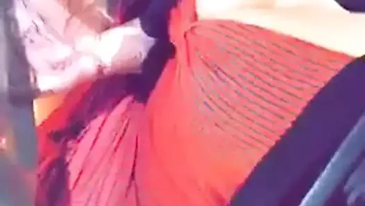 Arabian kız gösterme kapalı ona dev memeler süre sürüş