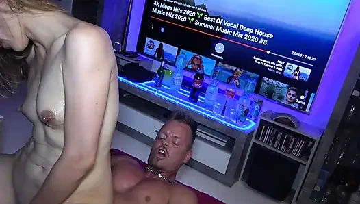 Bir kız, kaçış yok