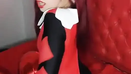 Shyyfxx Harley Quinn doğum gününü kutluyor ve jokeri komşusunun 31 talimatı rol oyununa gönderiyor