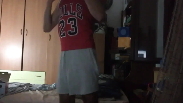 Seksi oyuncaklarla striptiz