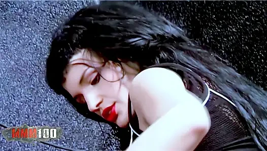 Nina Roberts: seksi yıldızı sado striptiz yapıyor