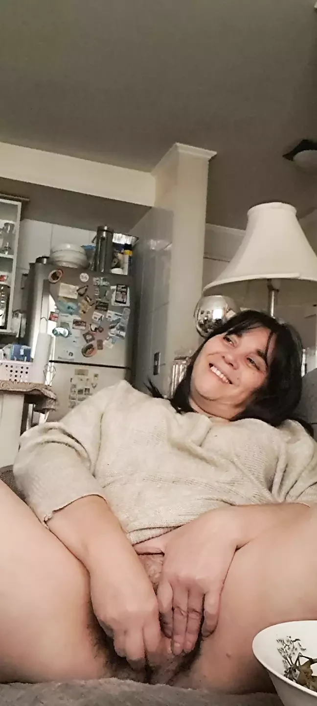 stepmom gives fruit flavored pussy juices to stepson