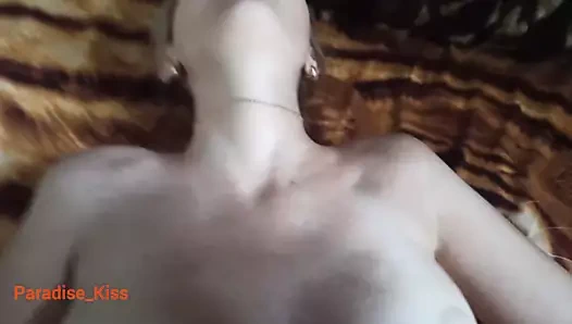 lanet bir genç ve sıkı KEDİ