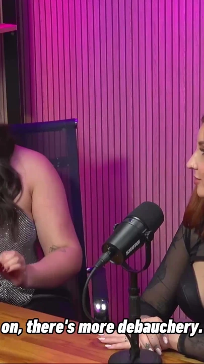 Büyüleyici an "SEKSI ASMR VE GEĞIRME GÖSTERISI YAPIYOR"