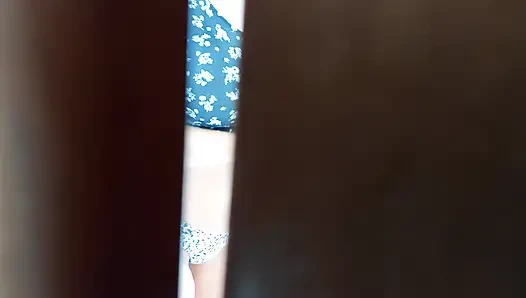 Onu spor salonunda aldım ve duşumu kullanmasını teklif etti