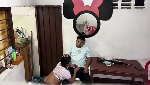 Evde yalnız bırakıldım ve baştan çıkarma beni iyi yaptı hahahahahaha