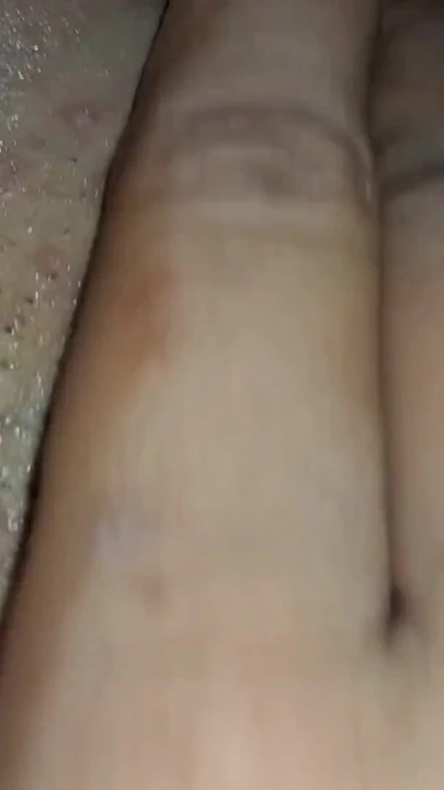 Anal iş Sunni bhabhi ateşli hintli ev kadını kocasıyla sert sikişiyor | Klip 3