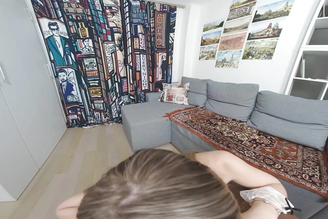 Hazel Grace striptiz yaparken sevgilisini emiyor