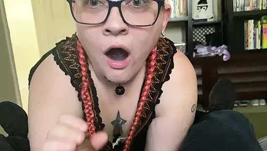 Yan sürtük verir derin boğaz oral seks ve kırlangıçlar benim boşalmak