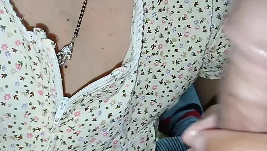 Hintli desi Müslüman üvey kız kardeş genç amatör üvey erkek kardeş tarafından domaltılarak sikiliyor tam Hintçe ses