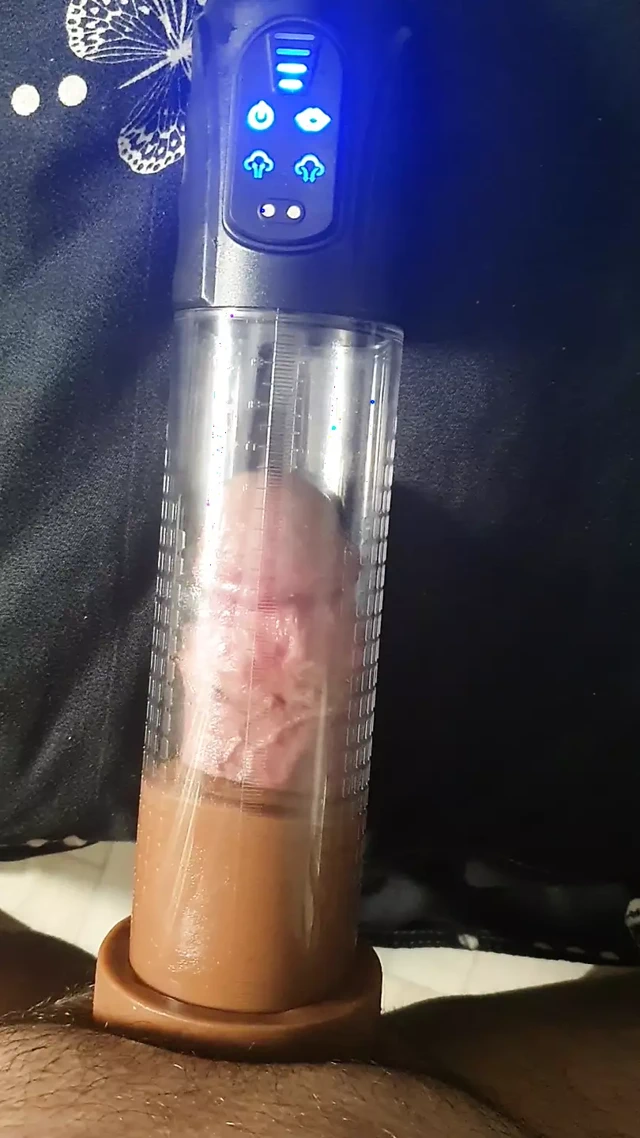 Yarağımı pompalıyorum