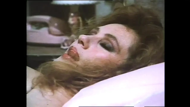 Сексуальную милфу с волосатой киской трахнули и камшот на большие сиськи от огромного члена Vintae