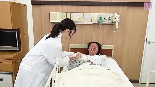 Doktor üvey kızım sapık üvey babamın sert yarağını her iki eliyle kocasından daha fazla hemşirelik yapmak istiyor!