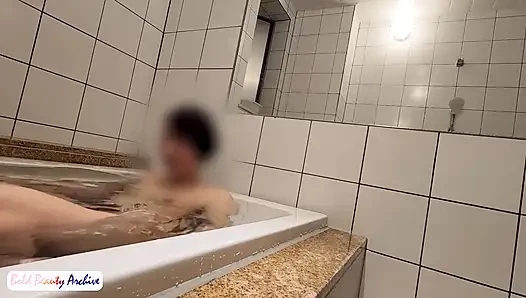 Uzun yıllar sonra tutku geri dönüyor ve f cup evli kadın serbest bırakılmasını buluyor