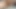 Güzel küçük esmer güzel bir sutyen iç çamaşırı ve ultra seksi külotla yürürken fışkırtıyor