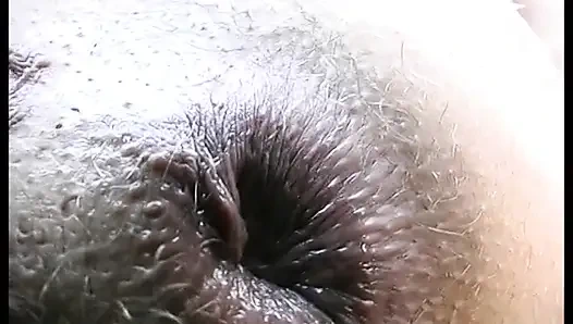 Takma yarakla sikilen bir adam ve yumruk sokmayı seven bir piliç için garip ve aşırı seks!