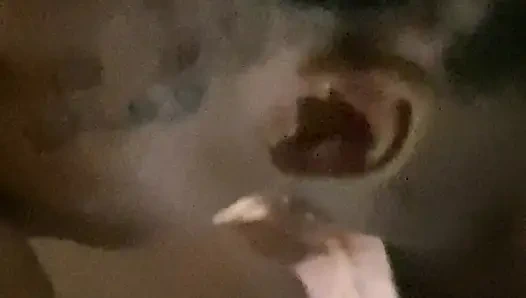 Dsl pembe dudaklar siyah 18 yaşındaki genç kız sert büyük zenci özensiz sakso çekiyor yüz sikişi zenci yakın çekim