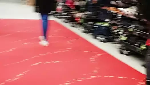 Genç seksi bayan:--))2.