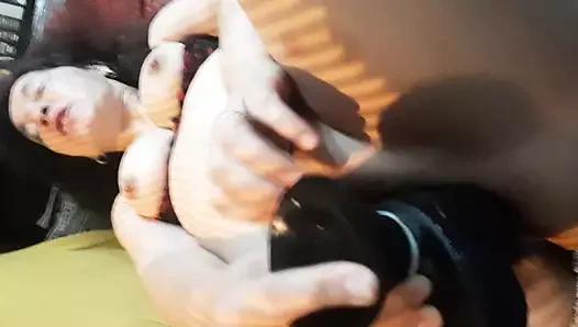 Emily, fotoğraflarda çok net görülüyor, amcığım kırlangıç