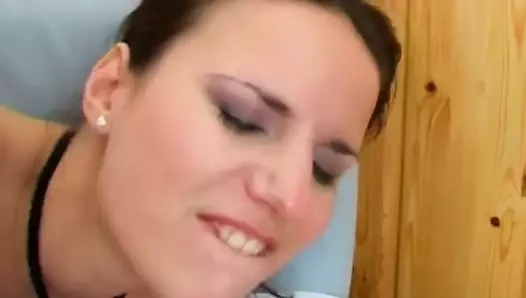 Rumen milf seviyor sert seks