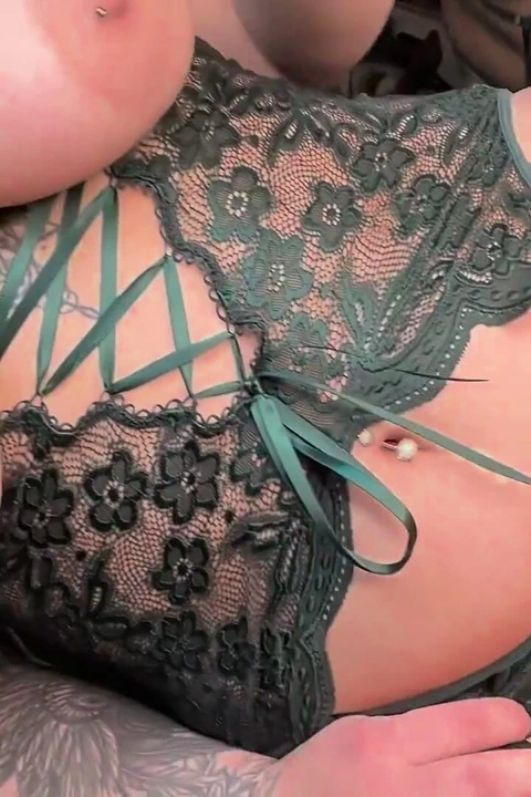 Bakış açısı: kız arkadaşının kıllı amını sikiyor