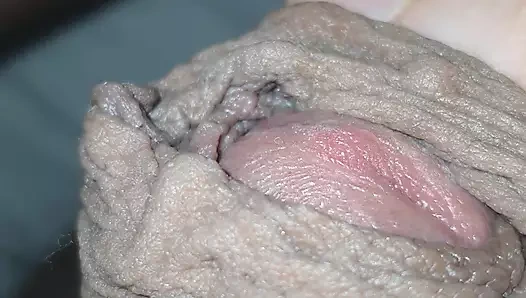 Üvey anne kocasını gömdükten sonra üvey oğlunun yarağını sıvazlıyor