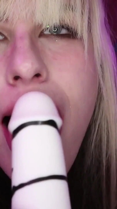 Vanessavvx bakış açısı derin gırtlak sakso - ağzına boşalana kadar ıslak ts emiyor | Klip 1