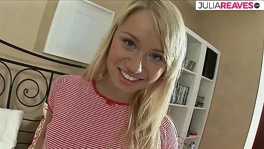 Seksi sarışın canavar bir yarağa bindikten sonra her iki deliği de genişletiyor