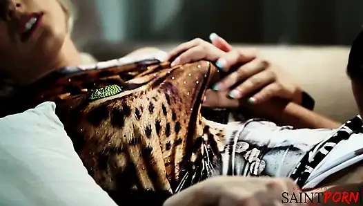 Blanche Bradburry göz alıcı kalma konusunda ciddi