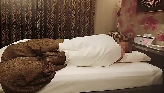 Aldatan bir çiftin seks partneriyle çekilen seks videosu