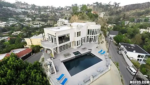 Mofos - büyük memeli esmer rachele richey ve gavin drone tarafından film dışında yaramazlık yapıyor