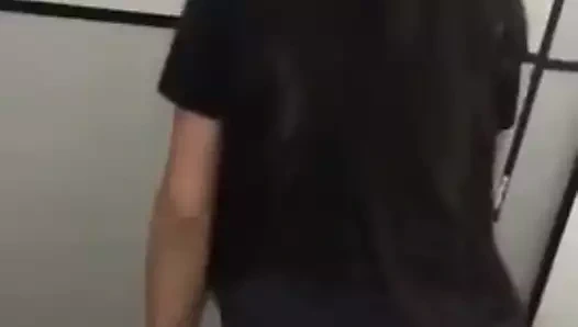 Seksi hatun twerk yapıyor