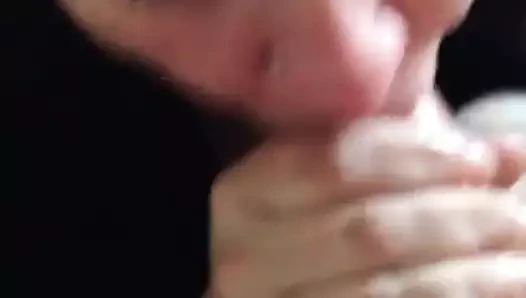 German Sie lutscht und ich spritze in ihren Mund