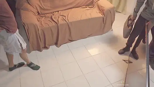 Tv tamircisi evde baştan çıkarılıyor