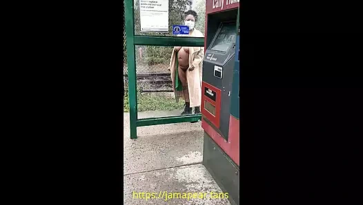 İstasyonda yağmurlu bir gün