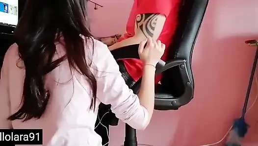 Beni sikmek istemedi ve karısını aldatıyor