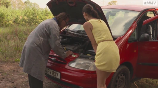 Pannendienst 4: sahne 2 ateşli Alman kız açık havada sikişiyor