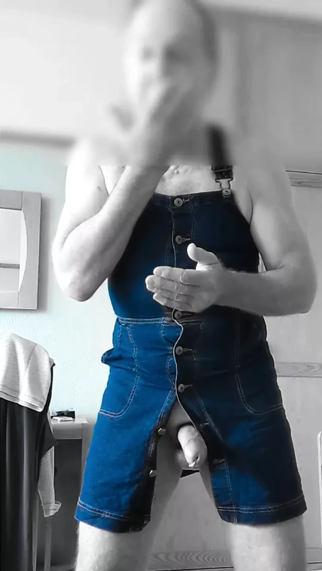 Ağır çekim önlüklü elbise
