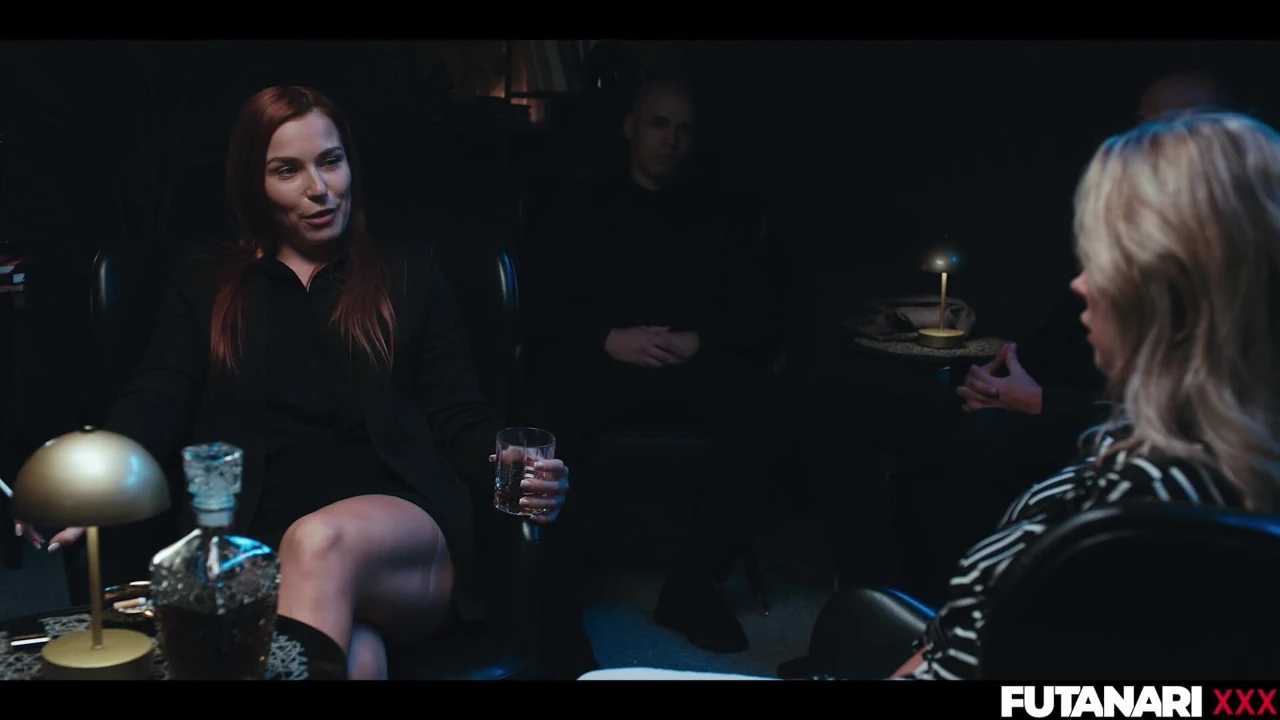 Shalina Devine Futa uyanıyor - büyük memeli transseksüel amcık döl temizlemeli kızın içine boşalıyor