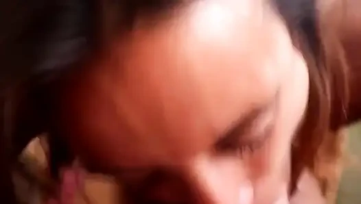 POV! Rita Blue'ya biniyor, sakso çekiyor ve ağzına boşalıyor